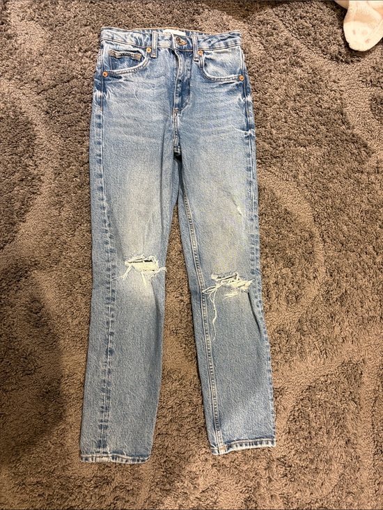 Zara Denim - Women’s Light Blue Distressed High-Rise Zara Jeans